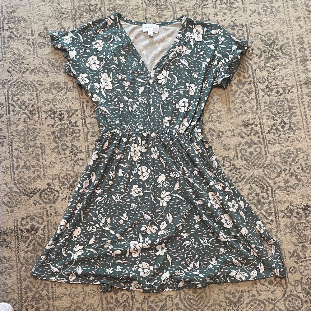 Chic Floral Mini Dress in Green